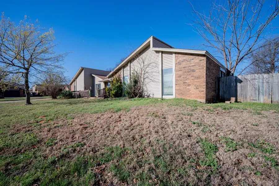 3201 N Meadowood Drive, Oklahoma City, OK 73110 - #2