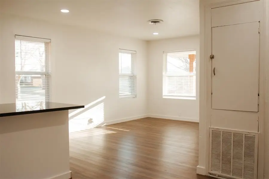 700 Santa Fe Street, Clinton, OK 73601 - #3