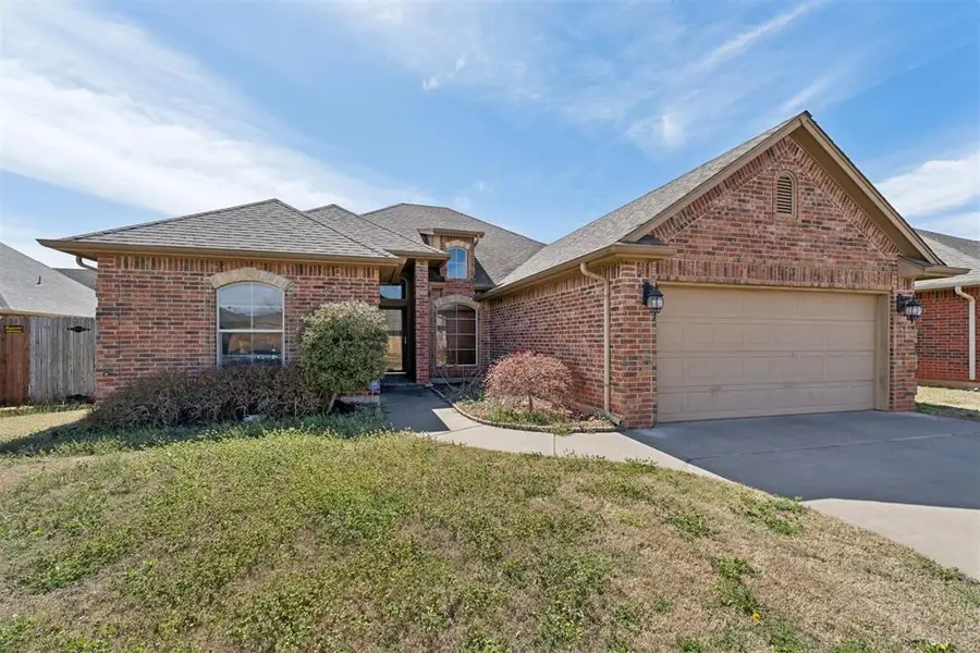 2112 SE 9th Street, Moore, OK 73160 - #2