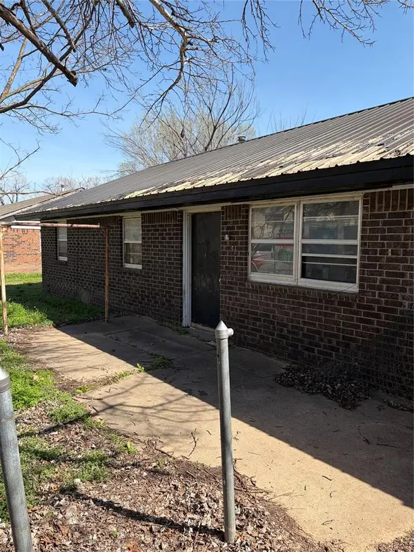 727 N Park Avenue, Stroud, OK 74079