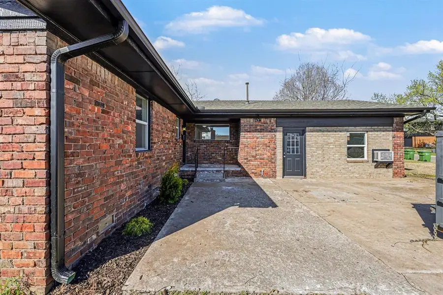 402 Yukon Avenue, Yukon, OK 73099 - #3