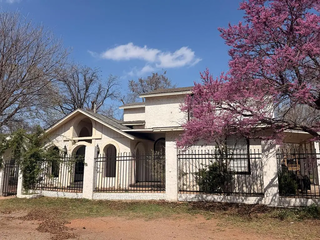 600 E Frederick Street, Tipton, OK 73570 - #1