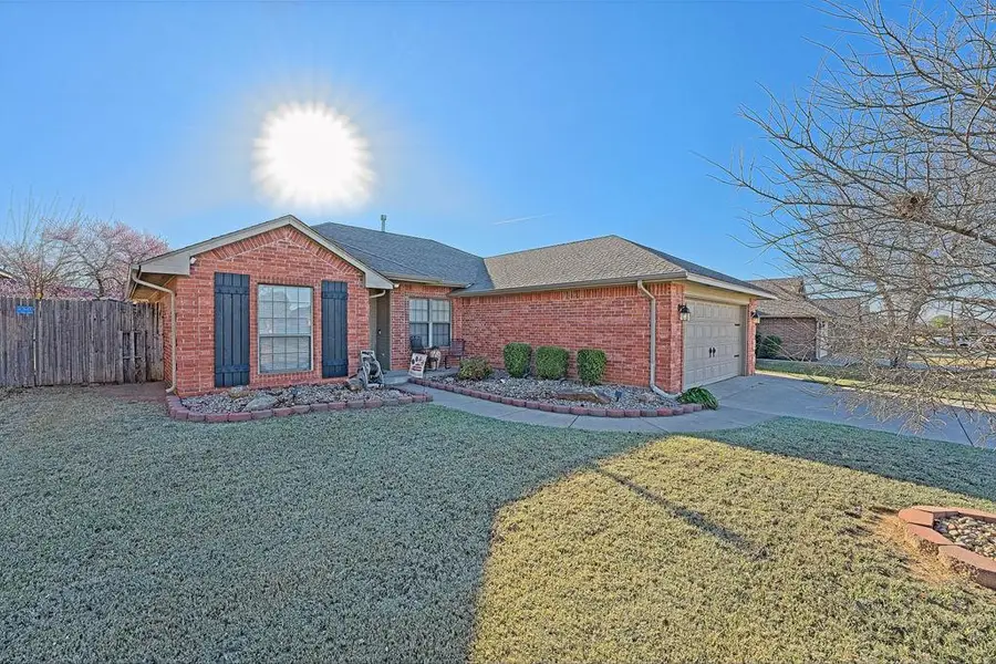 4116 S Kensington Drive, Moore, OK 73160 - #2