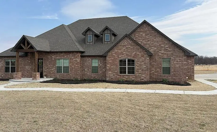 2045 E Rock Creek Road, Tuttle, OK 73089 - #1