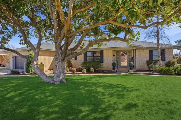 1516 N Hudson Street, Altus, OK 73521