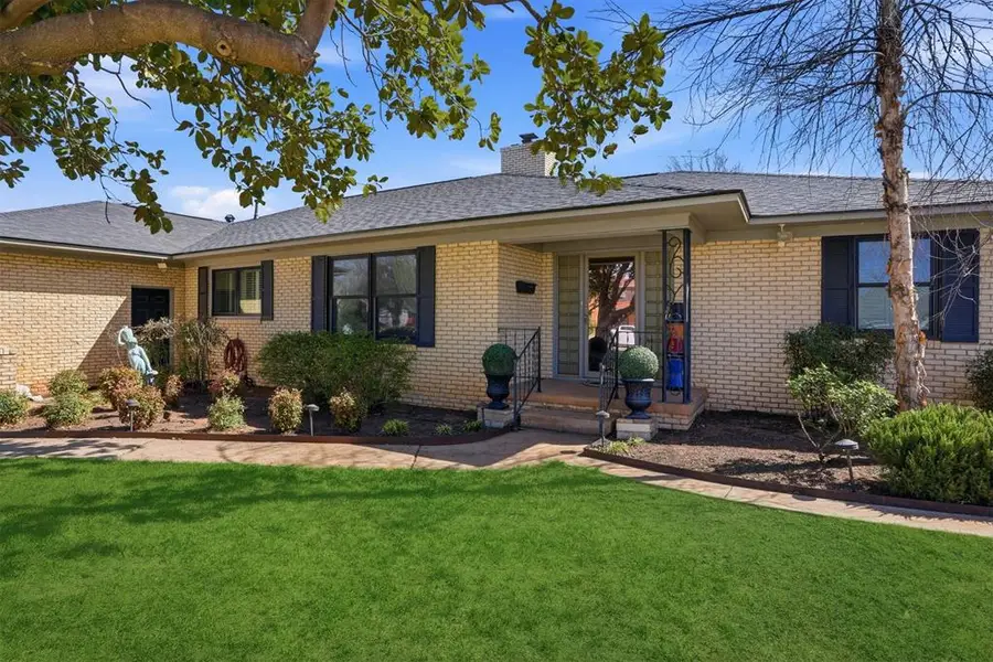 1516 N Hudson Street, Altus, OK 73521 - #3