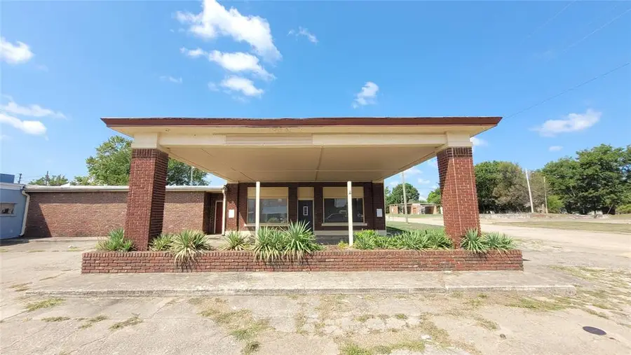 127 N 4th Street Street, Okemah, OK 74859 - #2