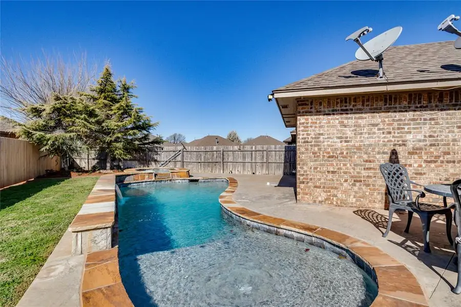 202 N Westminster Way, Mustang, OK 73064 - #2