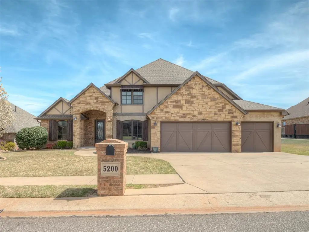 5200 Keystone Circle, Edmond, OK 73025 - #1