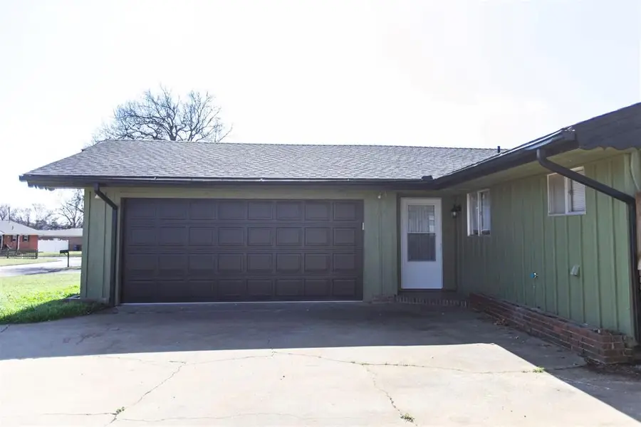 4002 N Chapman Avenue, Shawnee, OK 74804 - #2