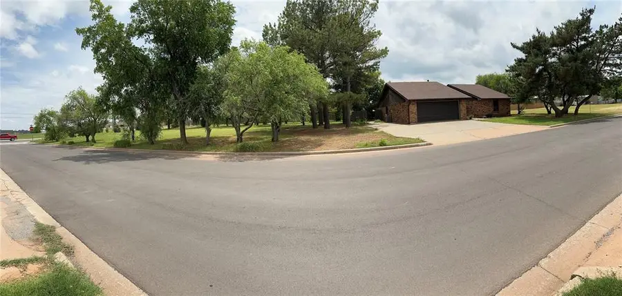 2308 Lynn Lane, Weatherford, OK 73096 - #2