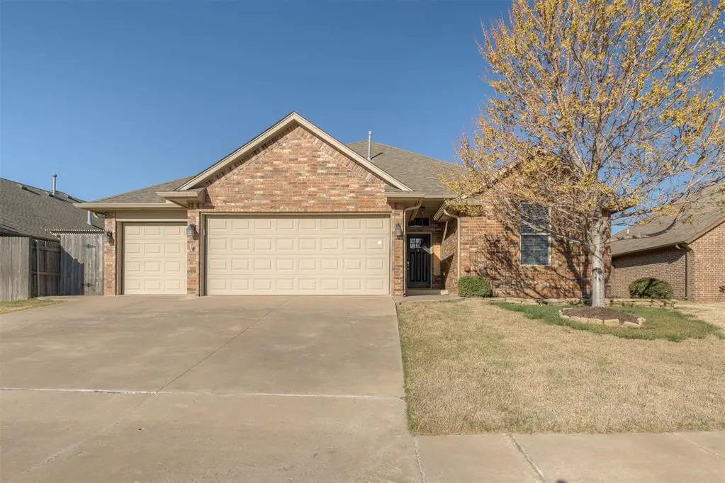9305 Scarlet Boulevard, Yukon, OK 73099 - #1