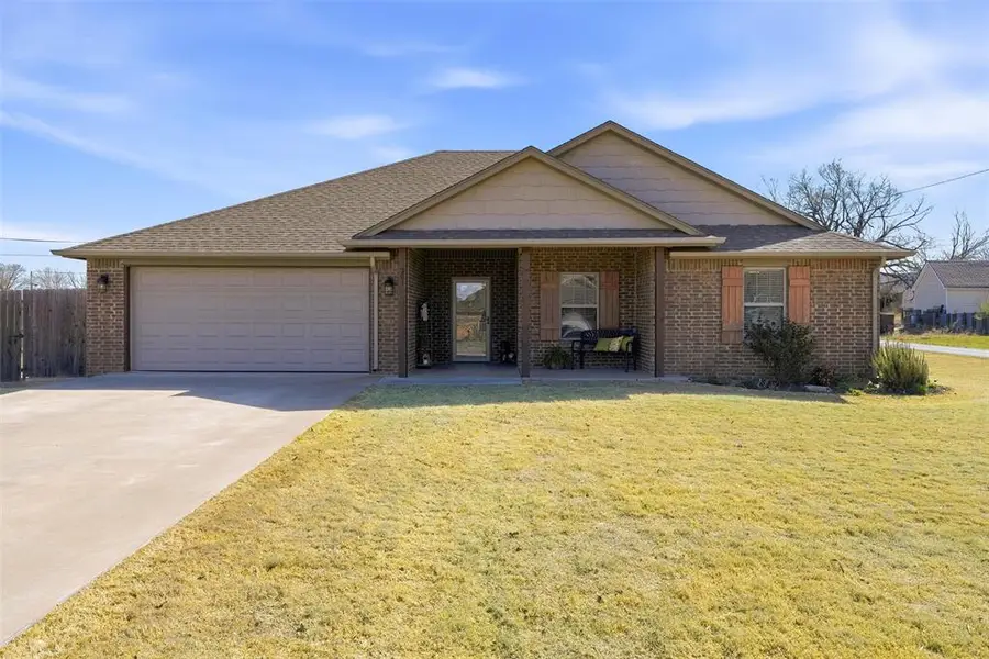 301 N 4th Street, Thomas, OK 73669 - #2