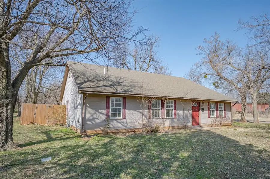 802 S 20th Street, Chickasha, OK 73018 - #2