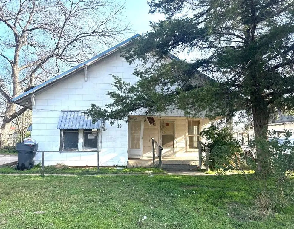 19 NE 7th Avenue, Ardmore, OK 73401 - #1