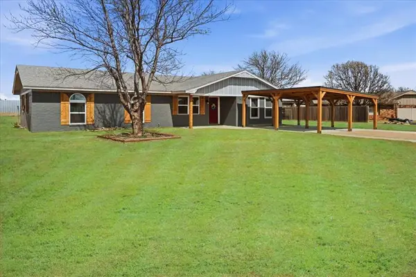 705 E Benton Avenue, Sayre, OK 73662