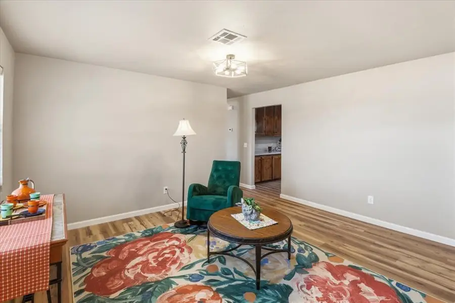 705 E Benton Avenue, Sayre, OK 73662 - #3