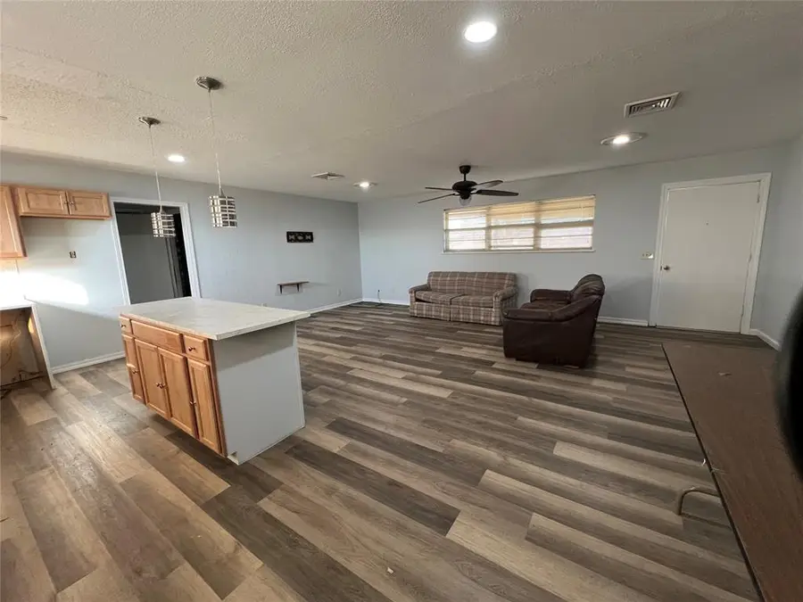 101 S Highland Avenue, Hobart, OK 73651 - #3