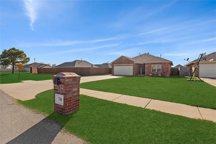 709 S Lyle Road, Weatherford, OK 73096 - #2