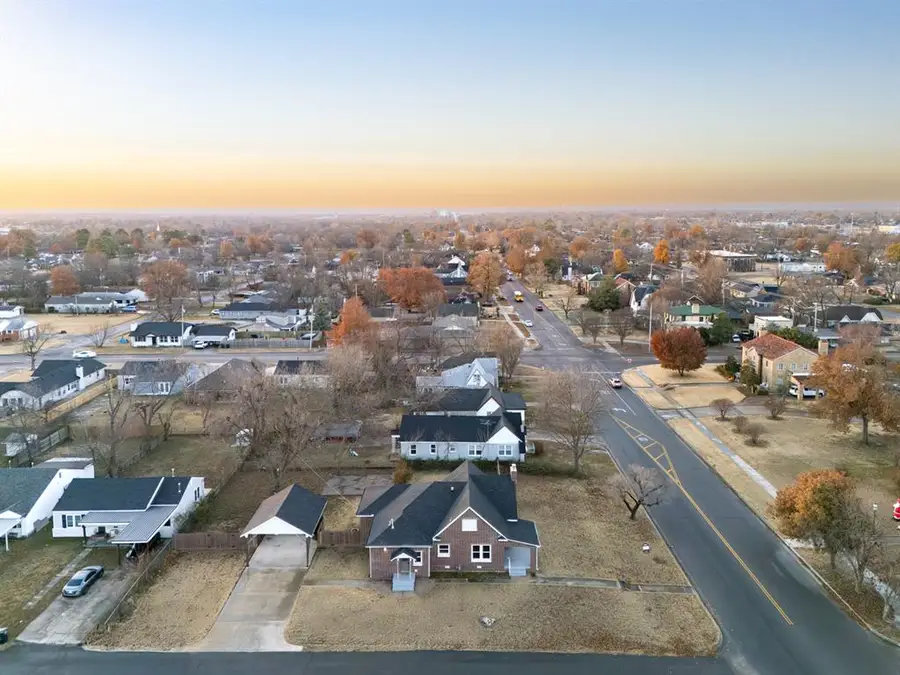 2021 N Broadway Avenue, Shawnee, OK 74804 - #2