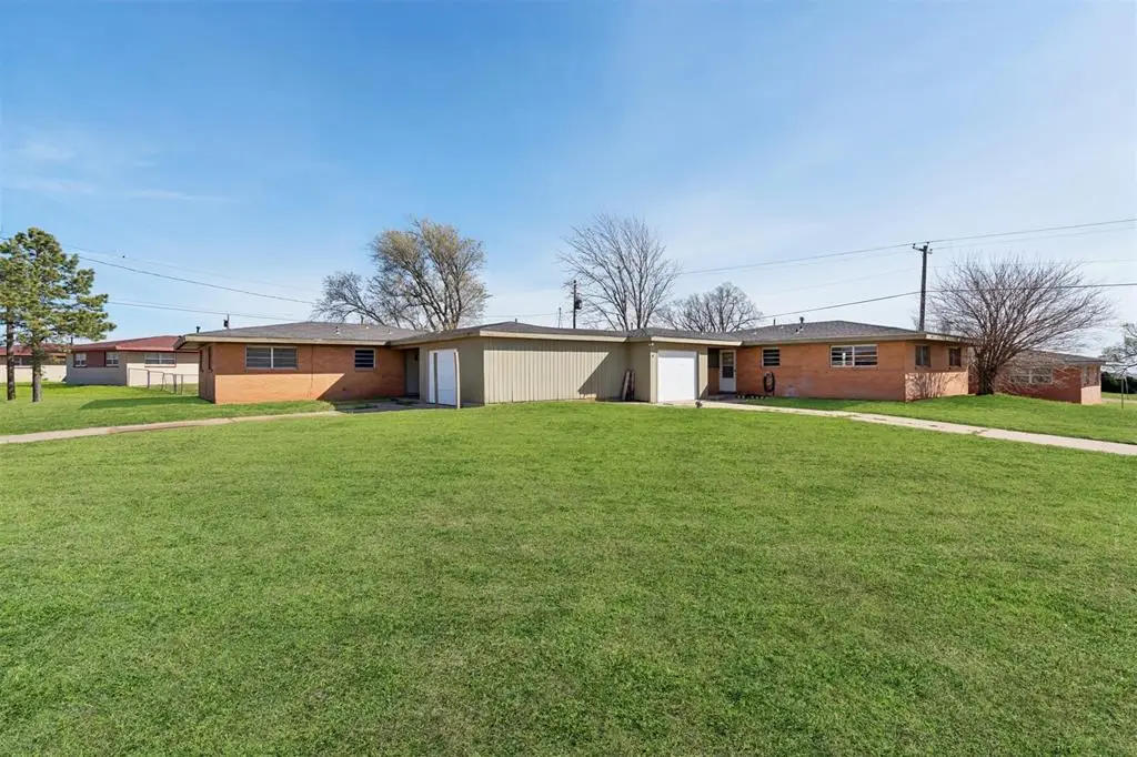 400 Cherokee Trail, Burns Flat, OK 73647 - #1