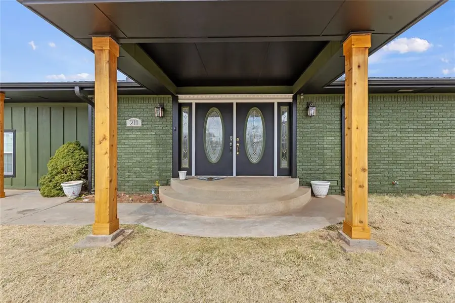 211 W 4th Street, Custer City, OK 73639 - #3