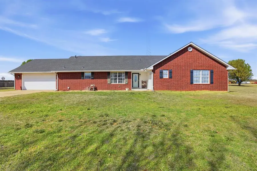 998 Garden Road, Tuttle, OK 73089 - #2