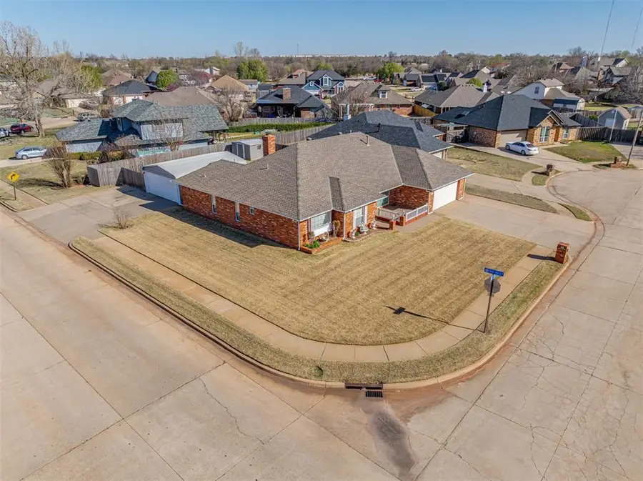 1401 N Park Place, Moore, OK 73160 - #2
