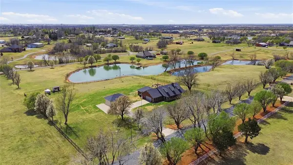 2100 SE 38th Street, Moore, OK 73160