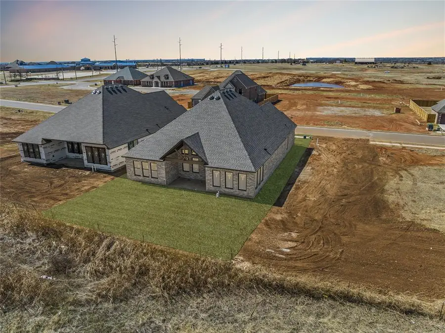 19400 S Country Drive, Edmond, OK 73012 - #2