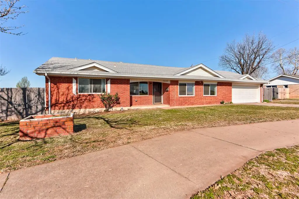 1605 S Broadway Avenue, Moore, OK 73160 - #1
