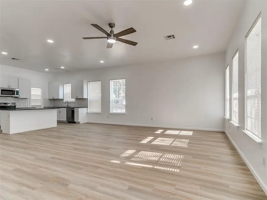 624 E Harrison Avenue, Guthrie, OK 73044 - #2