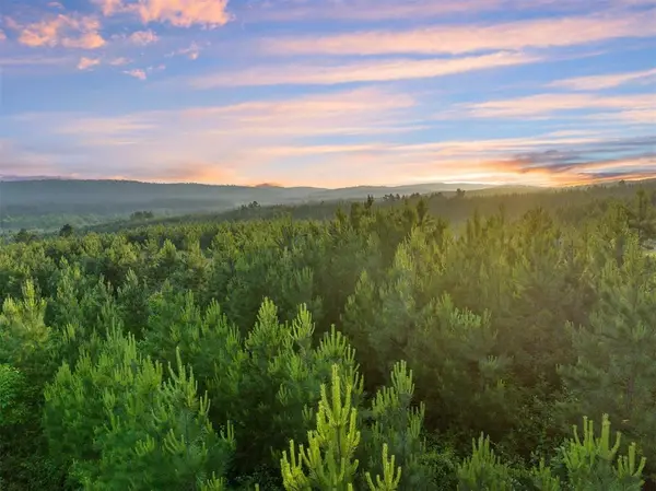 27 Scarlet Oak Trail, Broken Bow, OK 74728