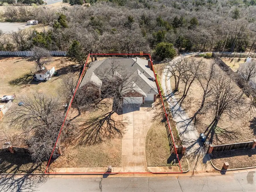 1008 N Creek Drive, Edmond, OK 73034 - #2