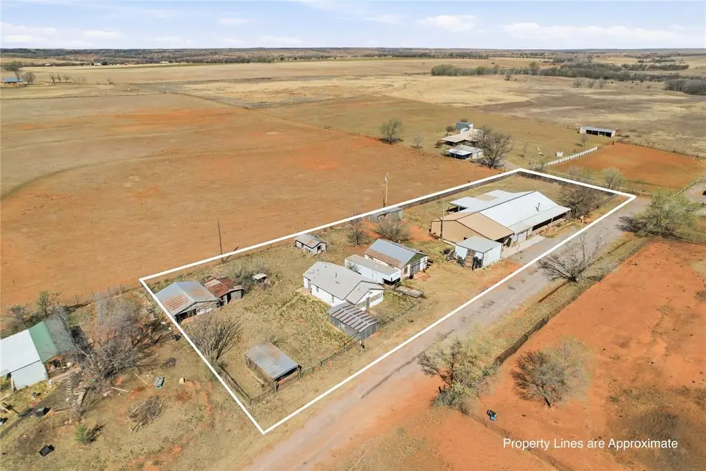 313 N 12th Street, Sayre, OK 73662 - #1