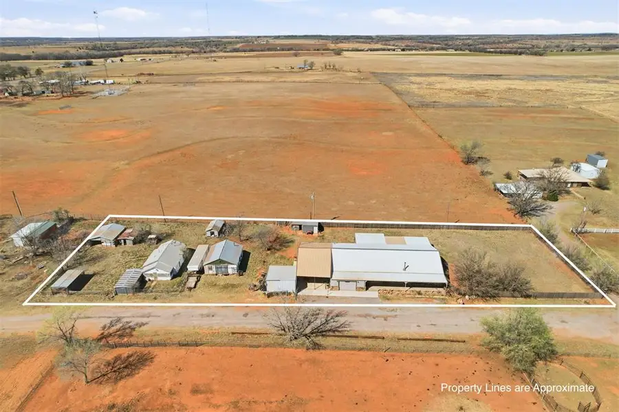 313 N 12th Street, Sayre, OK 73662 - #2