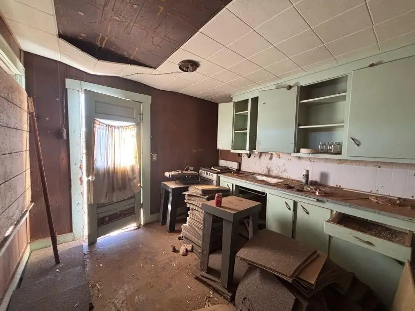 520 W Commerce Street, Altus, OK 73521 - #3