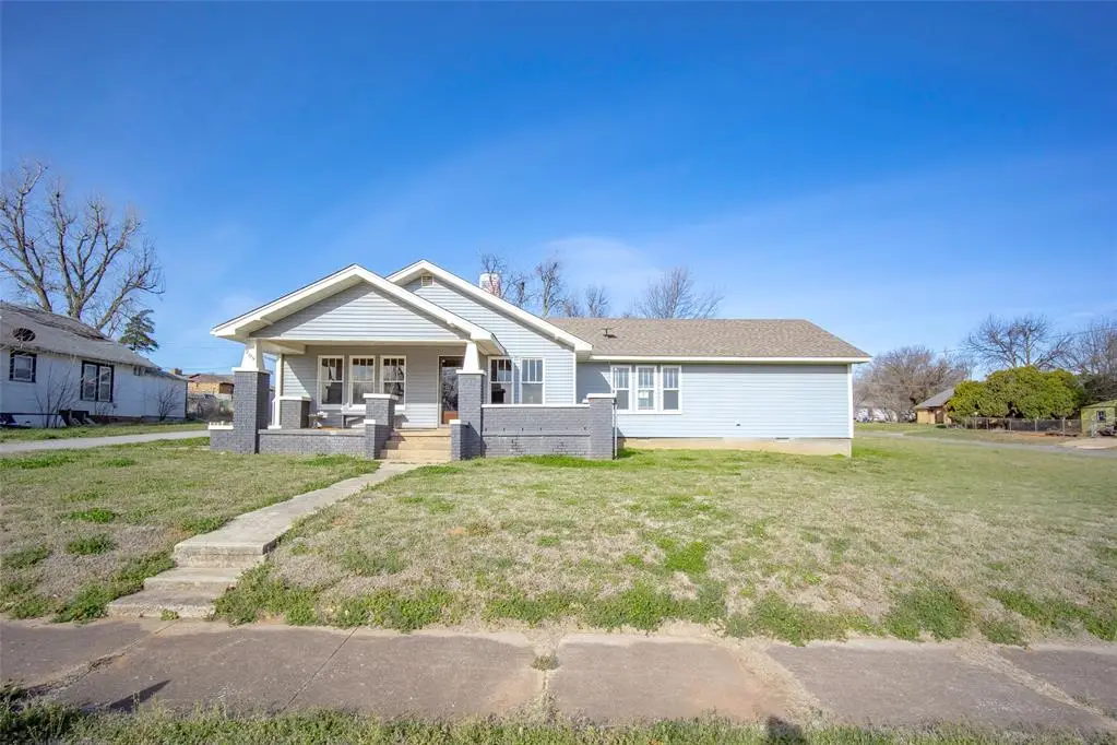209 N Rush Avenue, Rush Springs, OK 73082 - #1