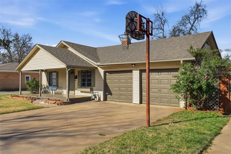 706 S 19th Street, Chickasha, OK 73018 - #2