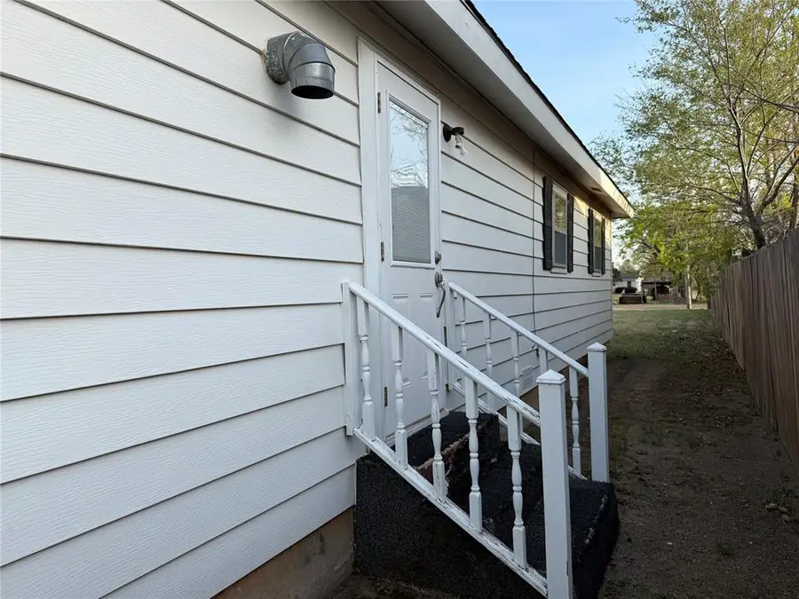 306 10th Street, Snyder, OK 73566 - #3