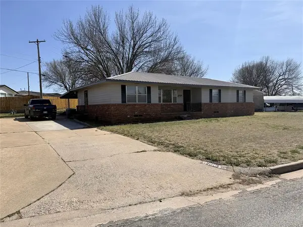 826 Hillcrest Drive, Watonga, OK 73772