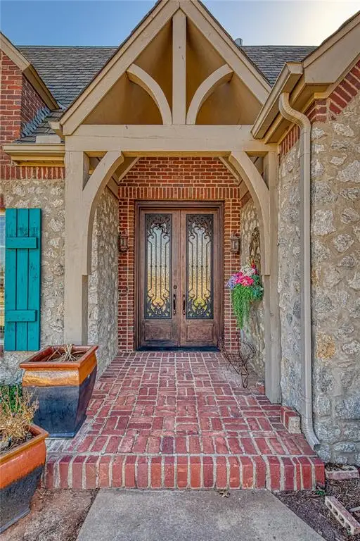 1220 Cloud Nine, Elk City, OK 73644 - #1