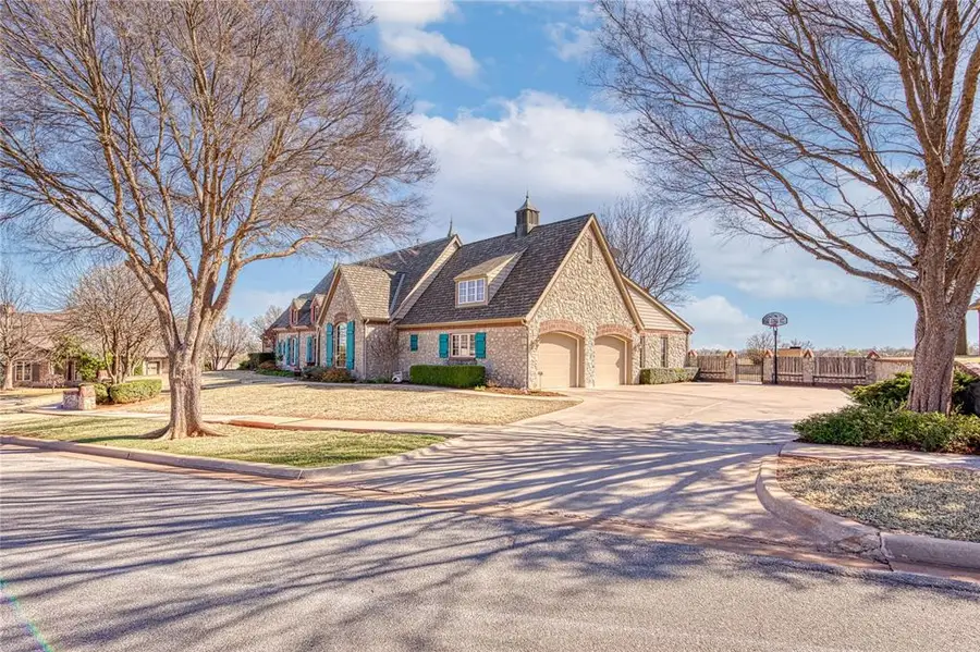 1220 Cloud Nine, Elk City, OK 73644 - #3