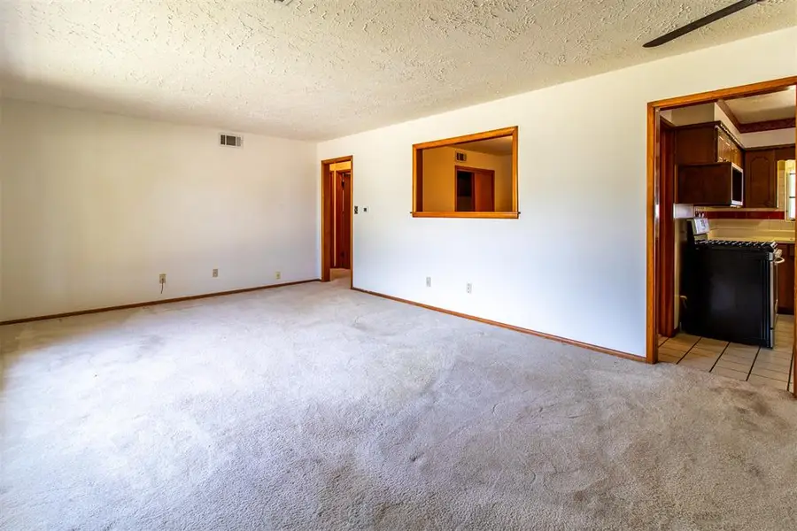 216 W Coe Drive, Midwest City, OK 73110 - #3