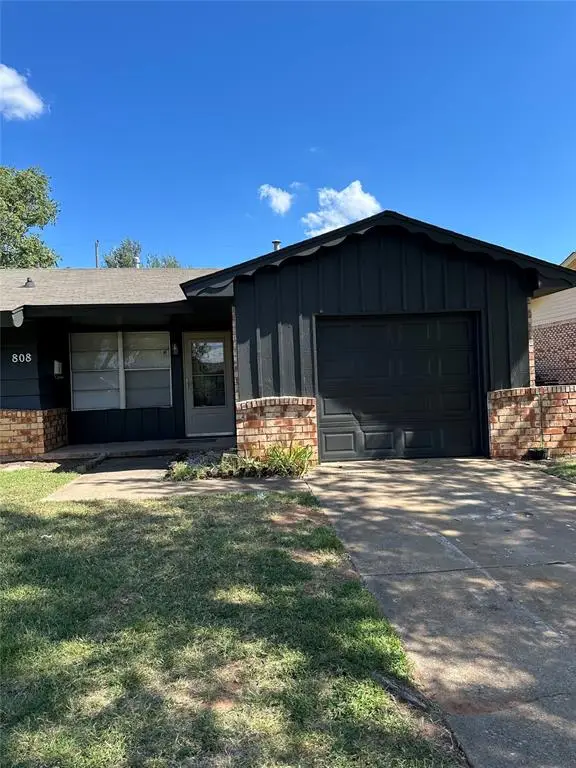 808 Hedge Drive, Oklahoma City, OK 73110 - #2