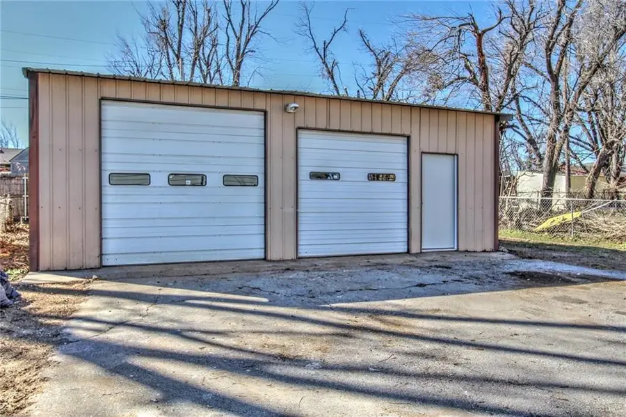 805 N Virginia Drive, Oklahoma City, OK 73107 - #3