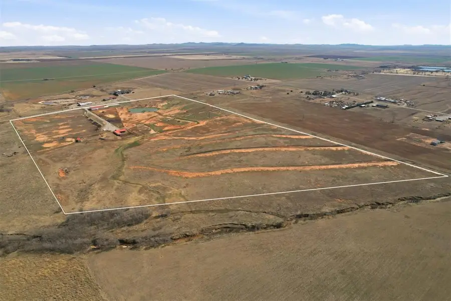 1325 S Eastern Avenue, Hobart, OK 73651 - #3