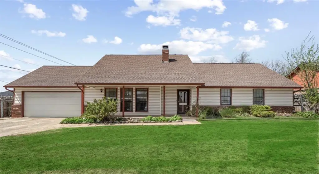 2109 N Lincoln Avenue, Moore, OK 73160 - #1