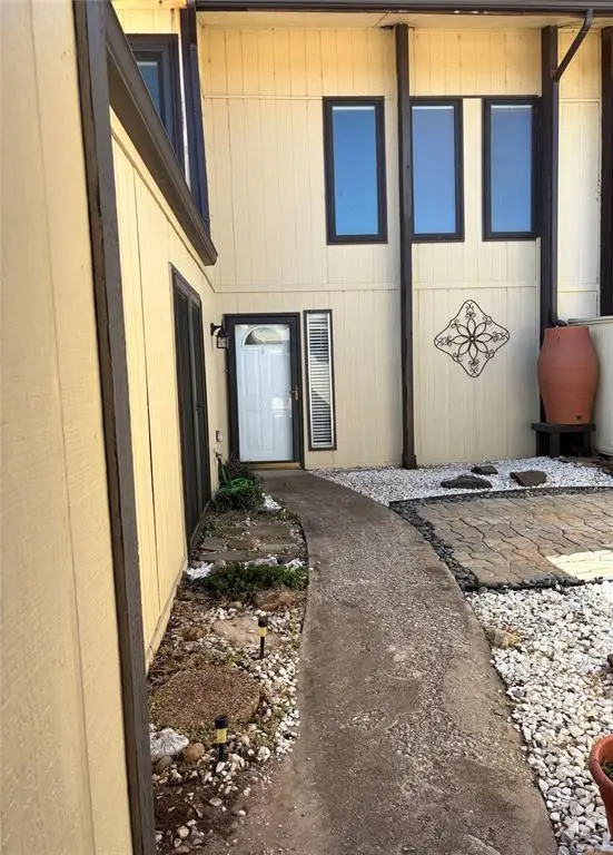 4610 Hemlock Street, Oklahoma City, OK 73162 - #2