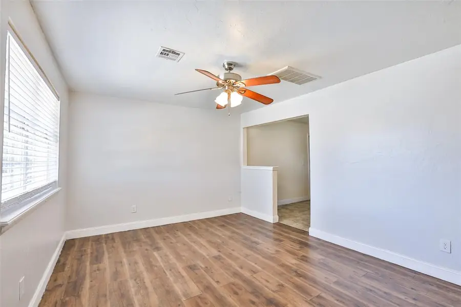 939 NW 5th Street, Moore, OK 73160 - #2